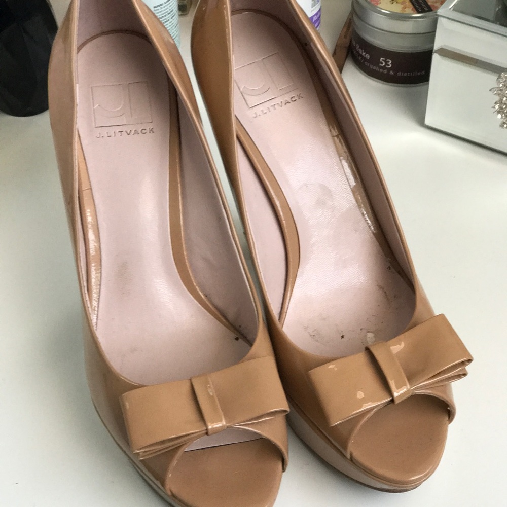 J. Litvack nude bow heels. New without tags